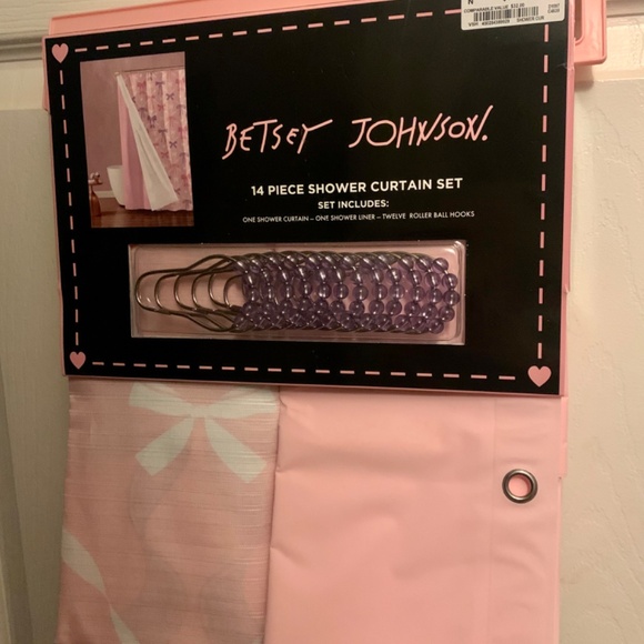 Betsey Johnson shower curtain set bows - Picture 2 of 2